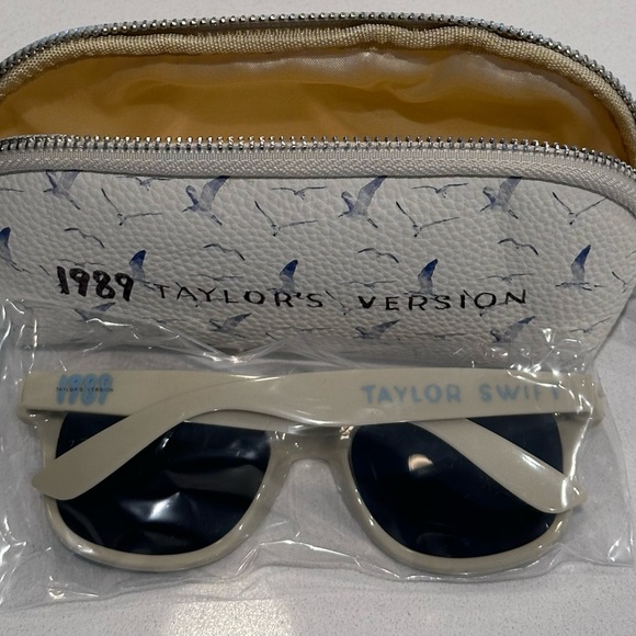 Taylor Swift 1989 (Taylor’s Version) Cream Sunglasses and Case - Picture 2 of 5
